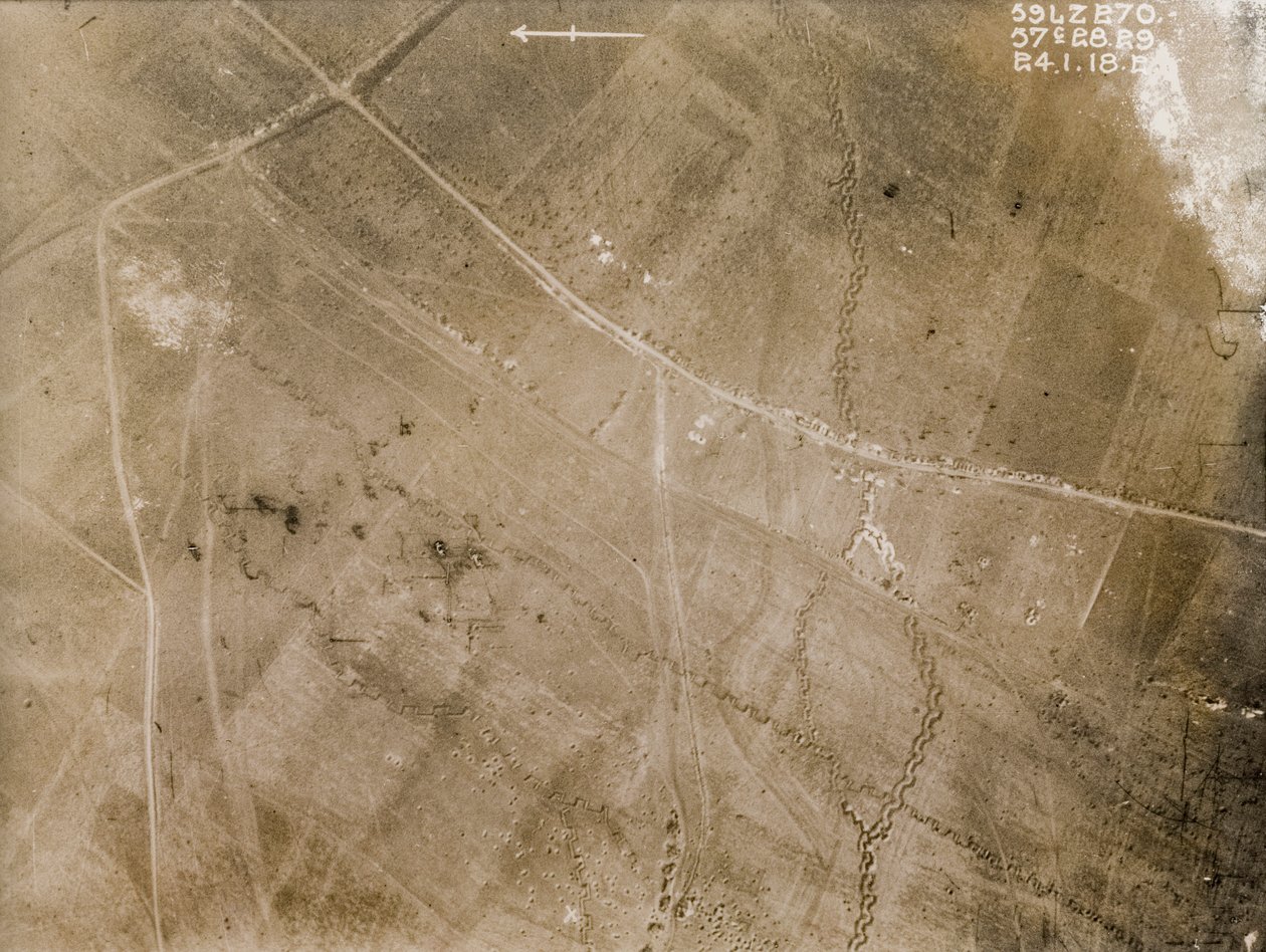 Britské letecké průzkumné fotografie zachycující pozice zákopů na západní frontě během první světové války od Unknown photographer