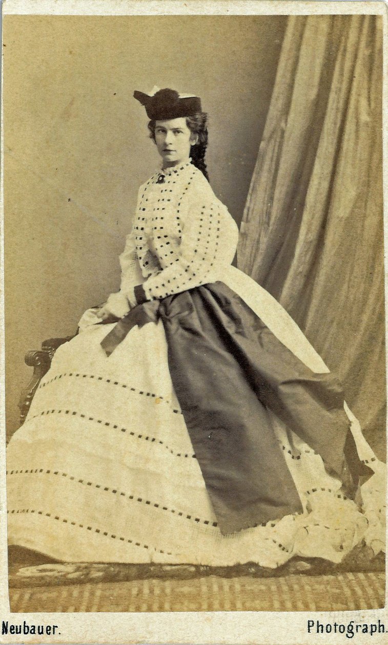 Alžběta, rakouská císařovna a uherská královna-konzulka (24. prosince 1837 - 10. září 1898) (foto) od Unknown photographer