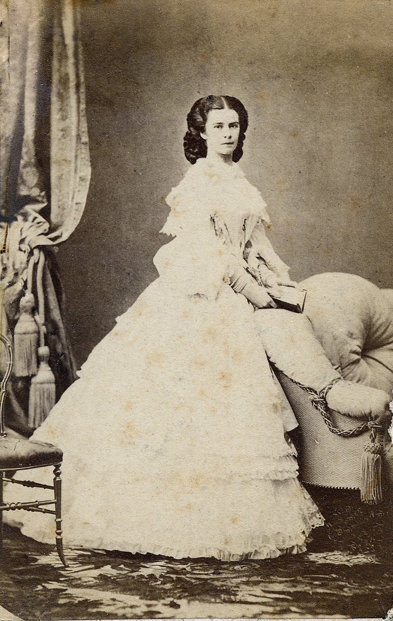 Alžběta Rakouská (Sissi) (1837-1898) 1860 - Portrét Alžběty z Wittelsbachu (1837-1898) (sissi), rakouské imprese (1854-1898) a uherské královny (1867-1898) od Unknown photographer