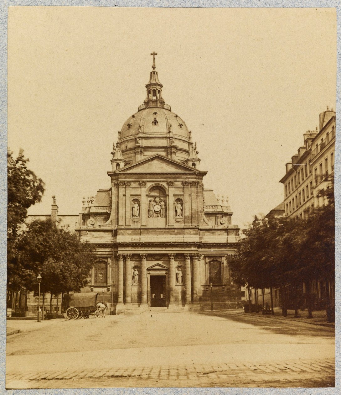 Průčelí kaple Sorbonny, Paříž, asi 1875-1925 (čb fotografie) od Unknown photographer