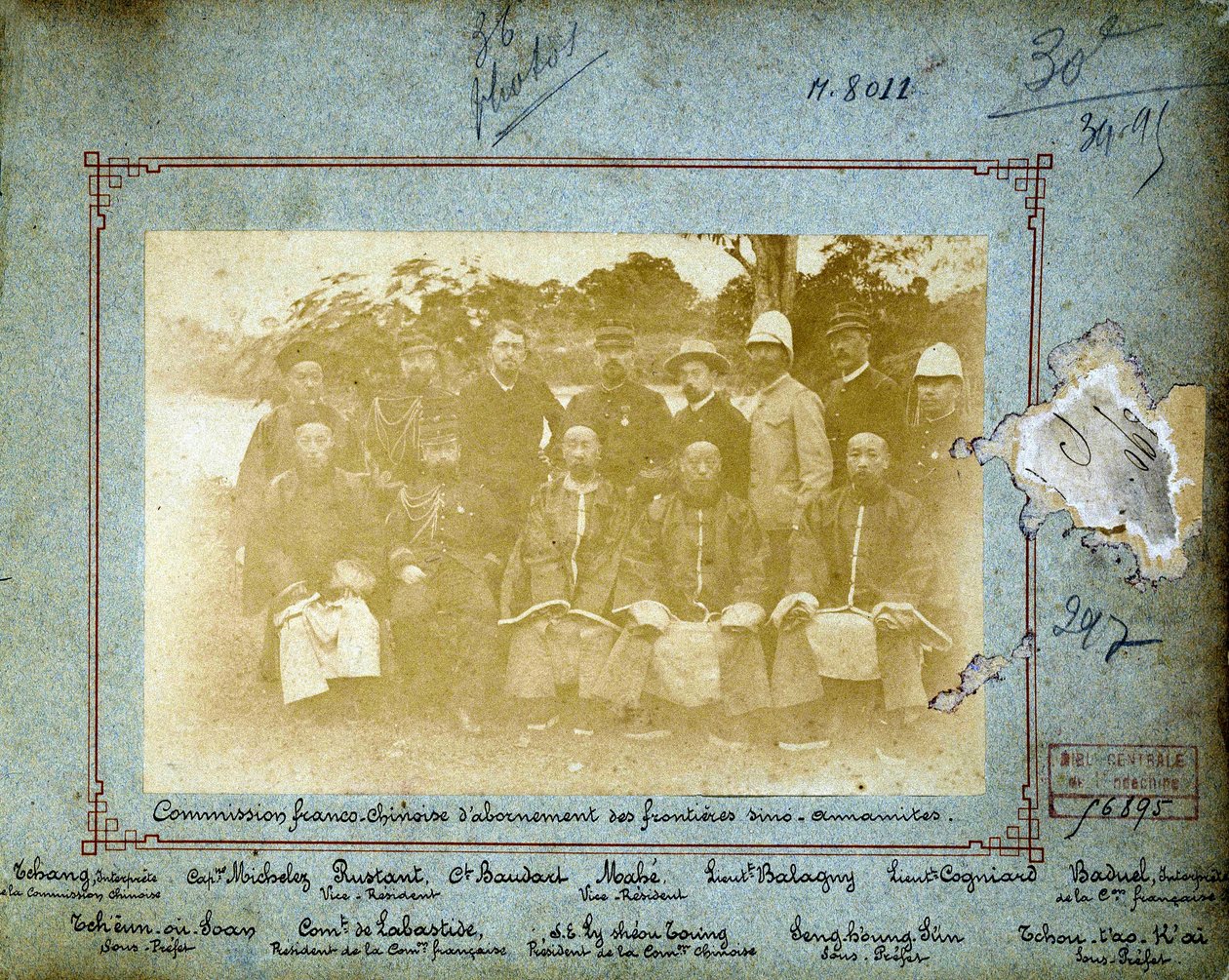 Francouzsko-čínská komise (definice čínsko-annamské hranice) od Unknown photographer
