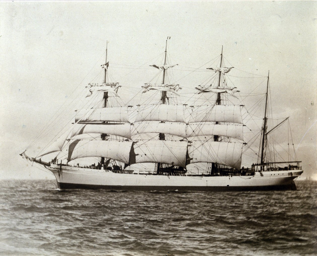 Francouzská plachetnice Emile Renouf u Le Havre 2.7.1897 Fotografie od Unknown photographer