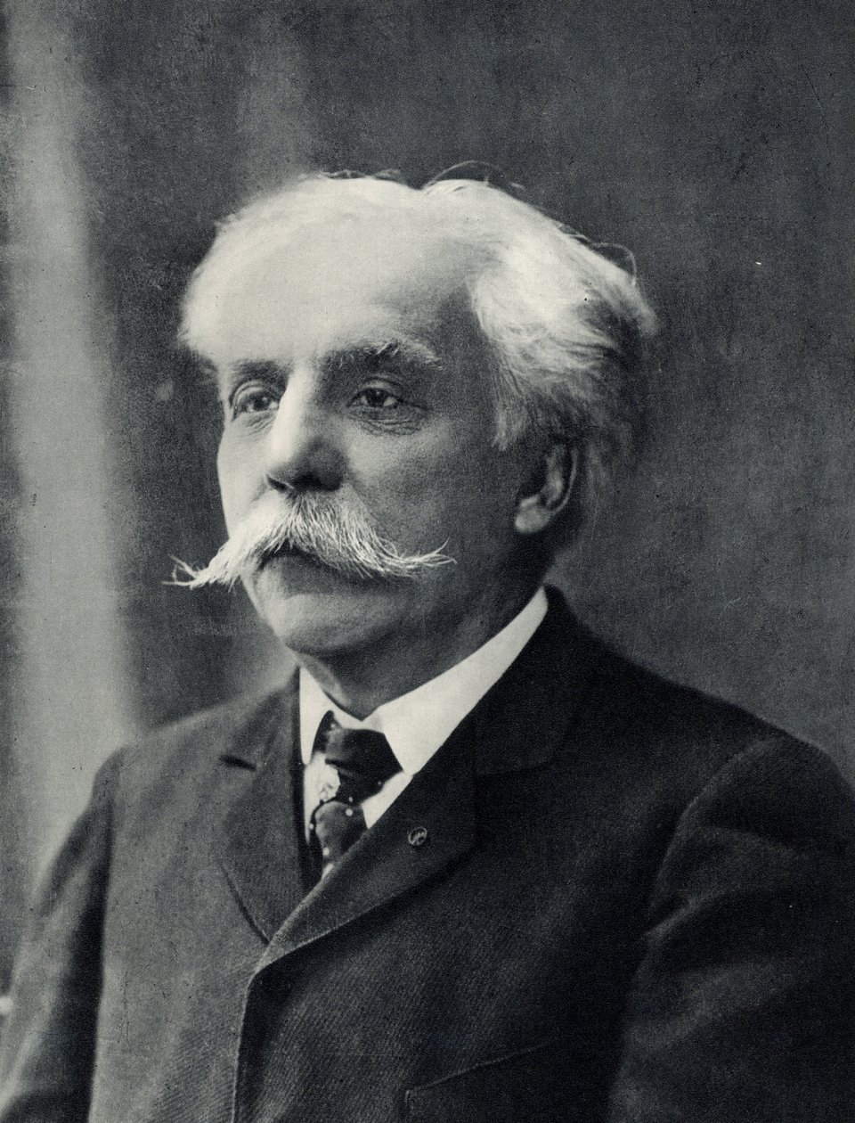 Gabriel (Urbain) Faure (1845-1924). Francouzský skladatel. Podle fotografie. od Unknown photographer