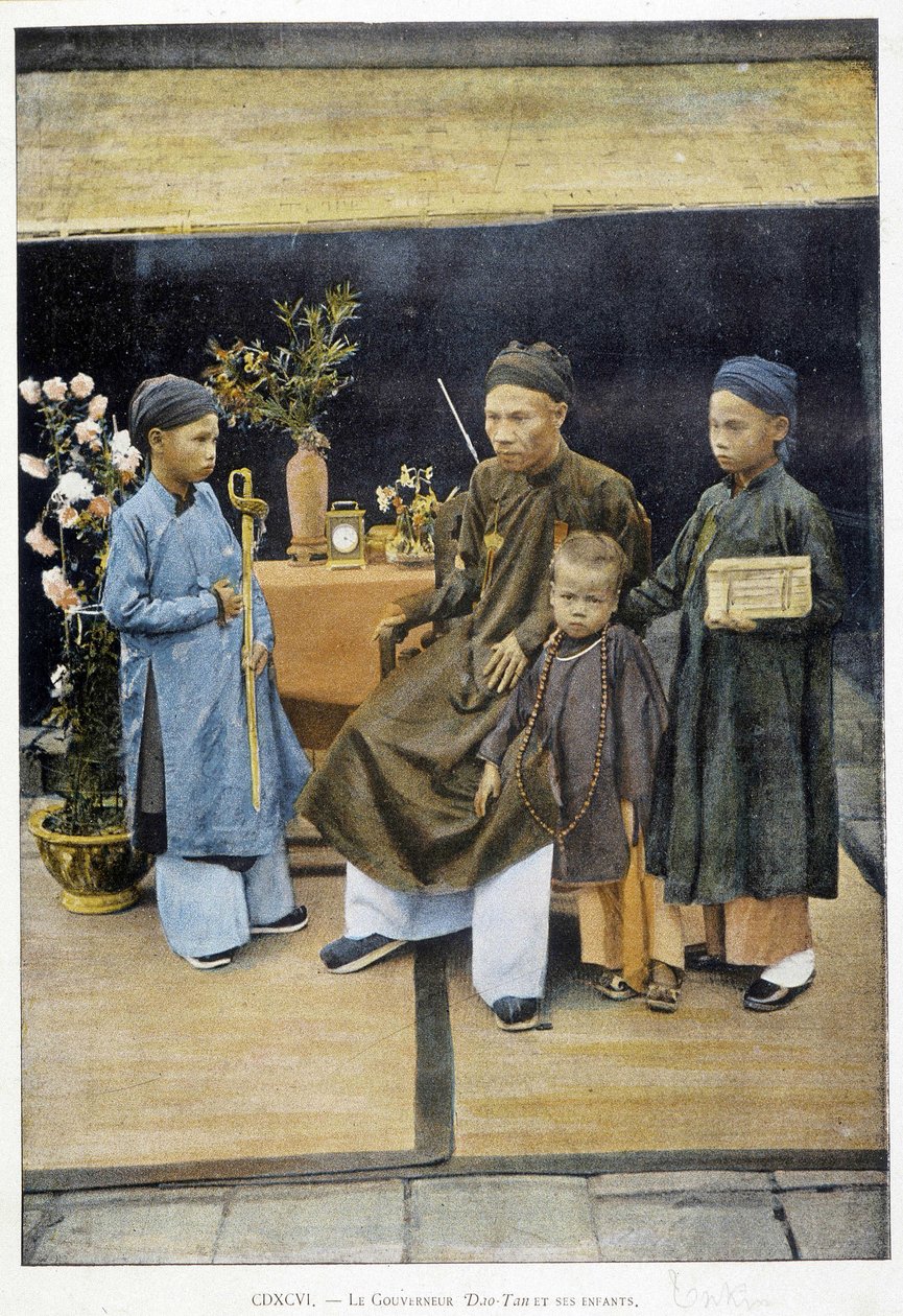 Guvernér Dao Tan a jeho děti, v. 1895, „Around the World“, konec 19. století. od Unknown photographer
