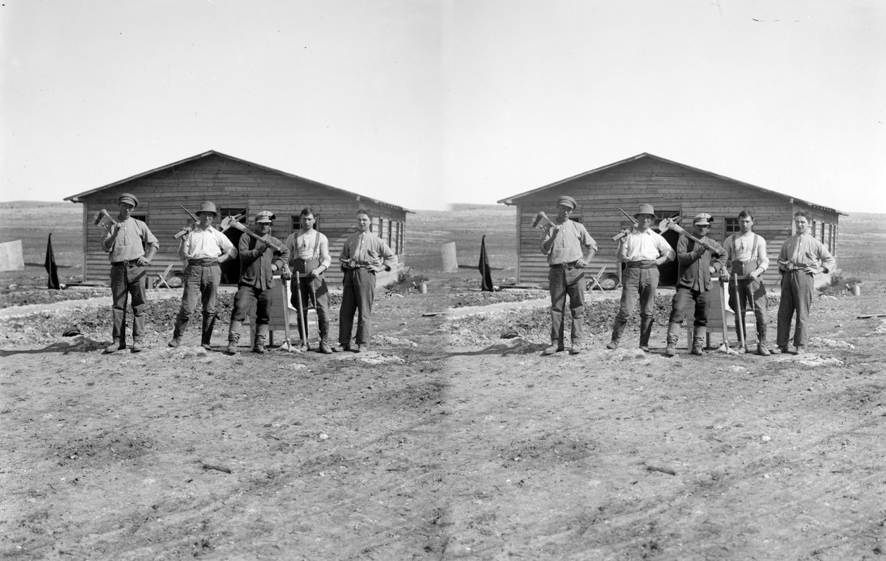 Skupinový portrét židovských osadníků v palestinském kibucu. c.1923 od Unknown photographer