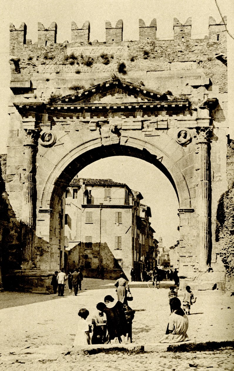 Historická geografie. 1900. Itálie. Vítězný oblouk v Rimini. od Unknown photographer