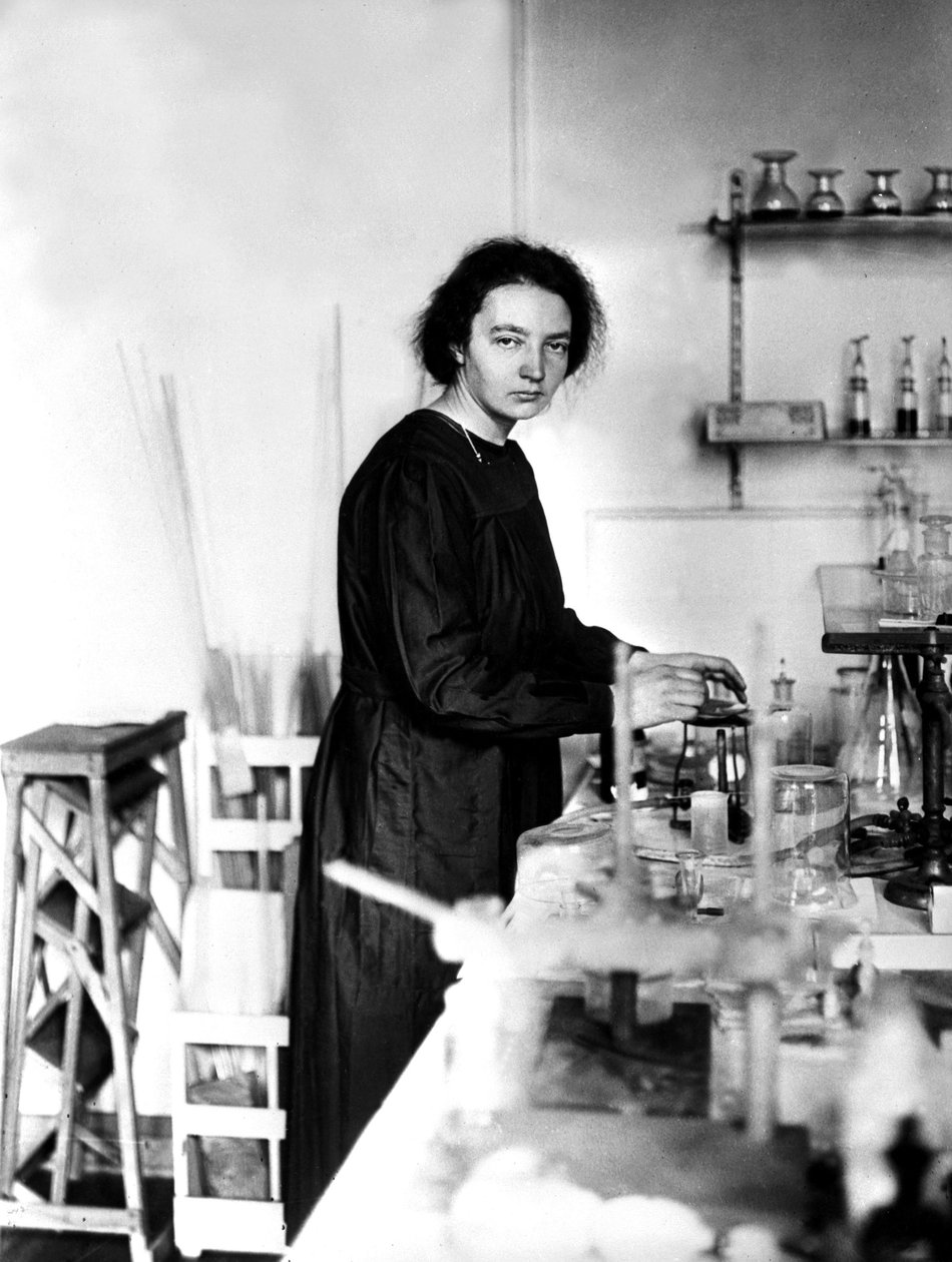 Irene Joliot Curie, asi 1921 (čb fotografie) od Unknown photographer
