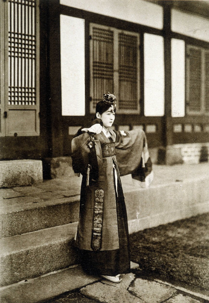 Tanečnice Kusang Coreenne (konec 19. století). od Unknown photographer