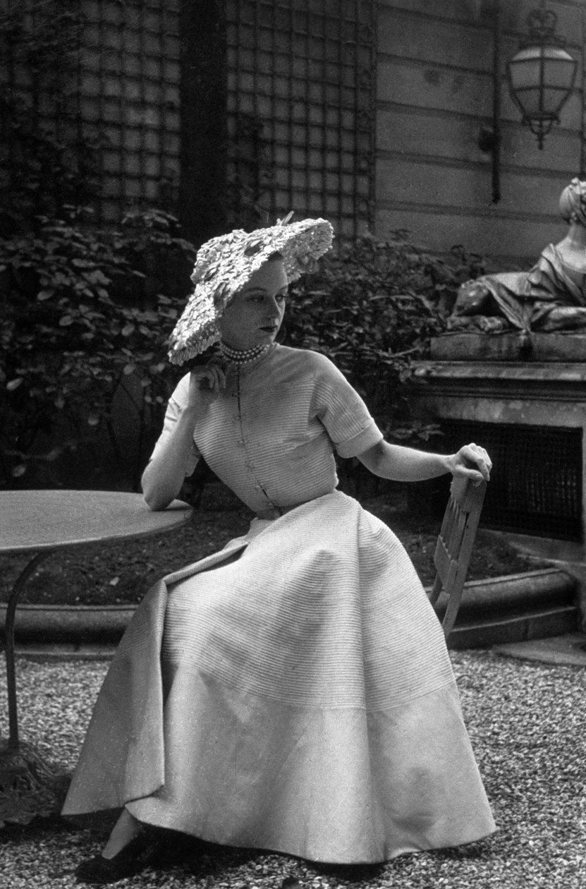 Mode Dior en 1948: Róba "New Look" od Christiana Diora (foto) od Unknown photographer