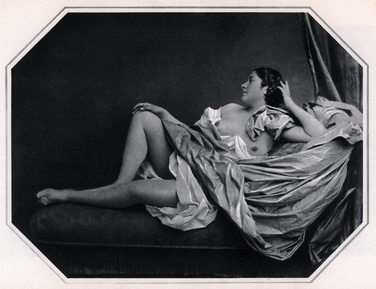 Nahá žena ležící kolem roku 1859. Anonymní fotografie od Unknown photographer
