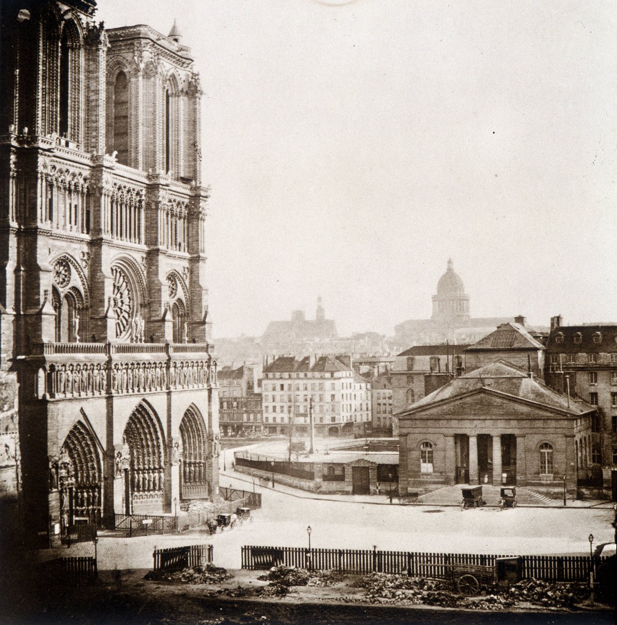 Notre Dame de Paris a náměstí, konec 19. století od Unknown photographer
