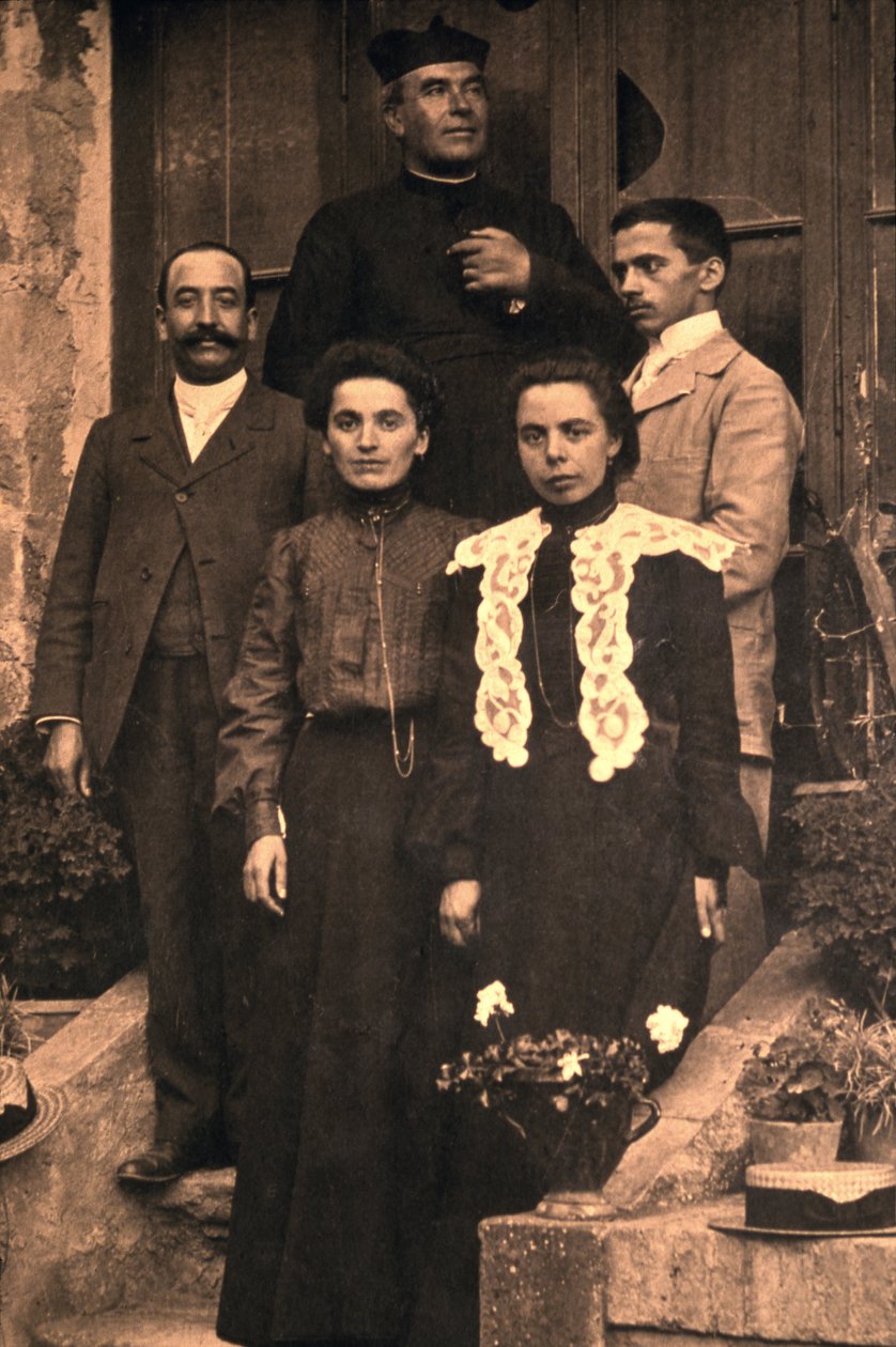 Portrét abbého Bérengera Saunièra, Rennes-le-Château (čb fotografie) od Unknown photographer