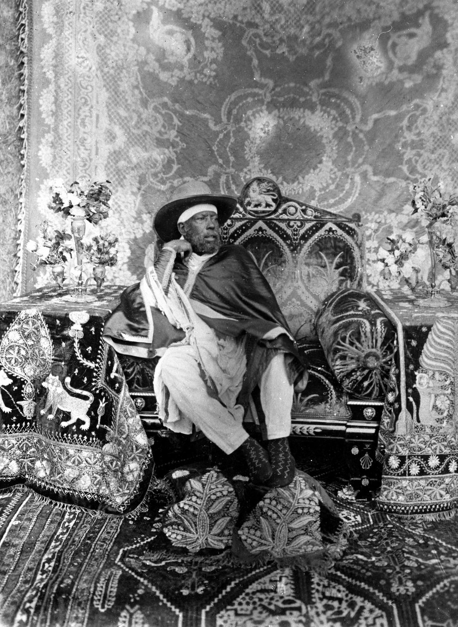 Portrét Menelika II (1844 - 1913), císaře Etiopie. od Unknown photographer