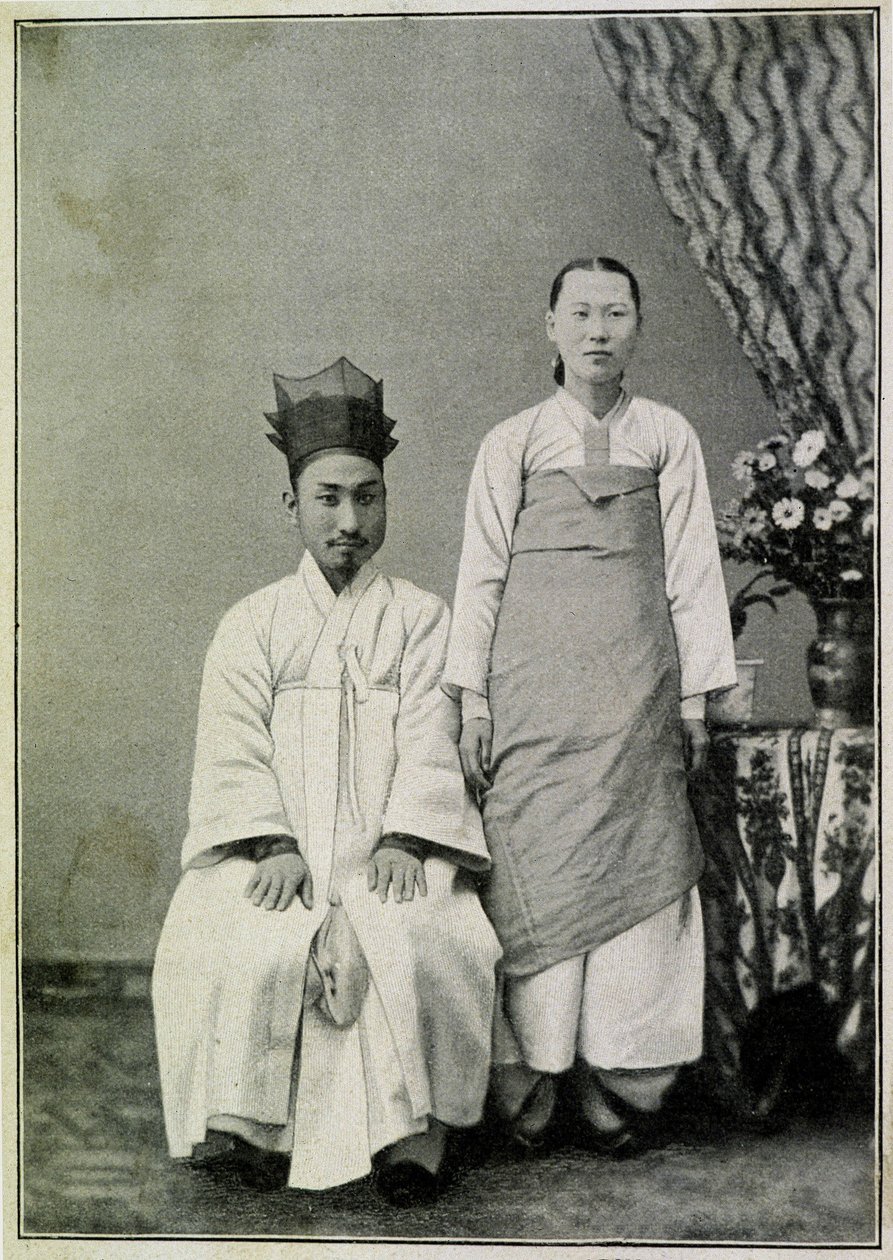 Portrét Coreenského státního úředníka a jeho manželky na konci 19. století. od Unknown photographer