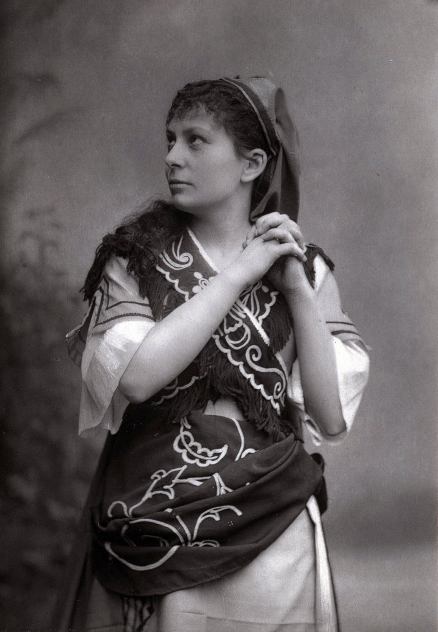 Portrét sopranistky Elisabeth Janvier v „Le Tribut de Zamora““ od Charlese Gounoda v roce 1881. od Unknown photographer