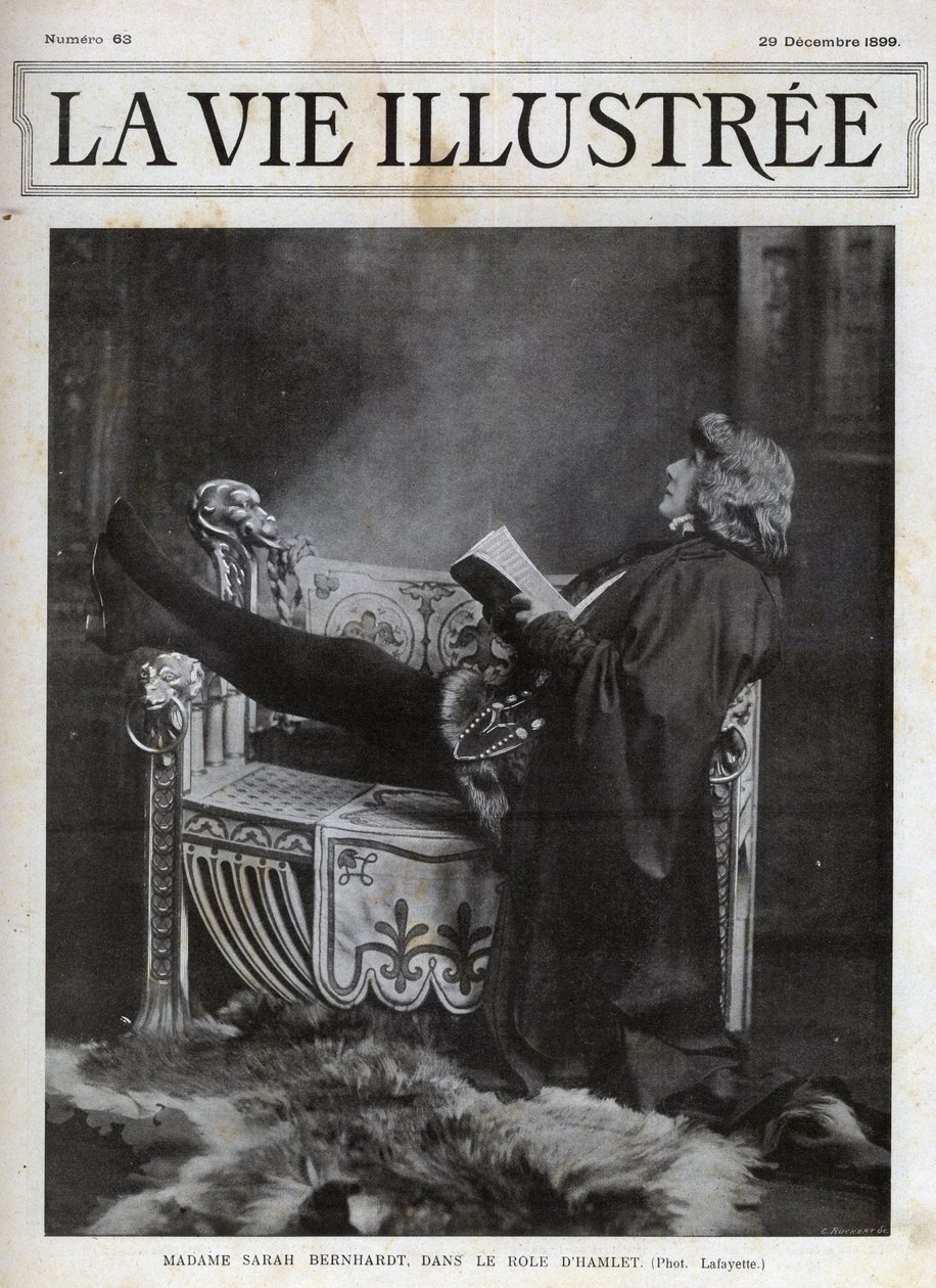 Sarah Bernhardt (1844-1923) v roli Hamleta od Shakespeara - obálka Ilustrovaného života z roku 1899 od Unknown photographer