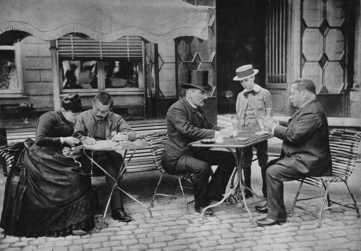 Scéna každodenního života, tradice „“posvátné hodiny“““. Fotografie, konec 19. století, Paříž. Coll. Selva. od Unknown photographer
