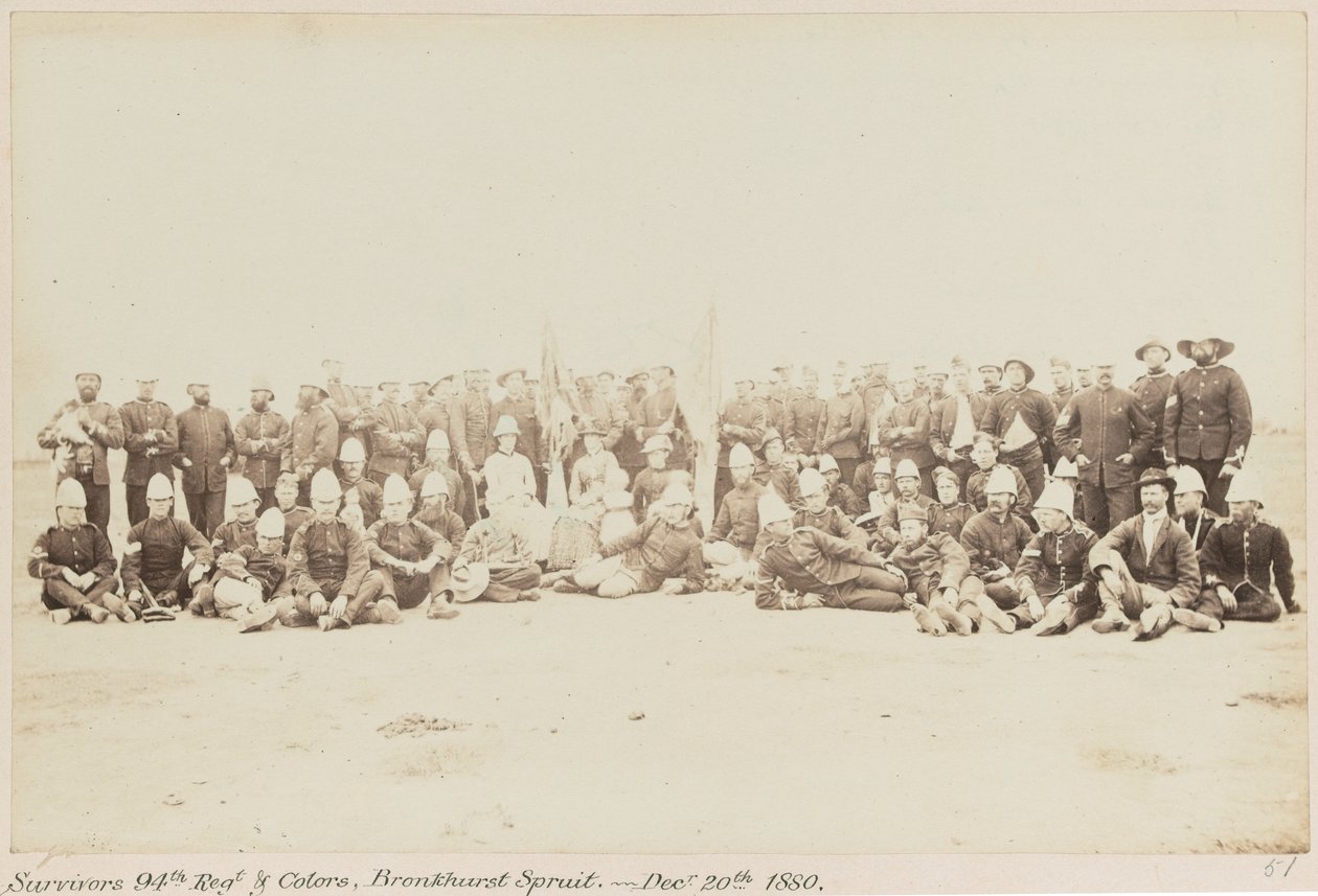 ‚Survivors 94th Regt & Colors, Bronkhurst [sic] Spruit. - 20. prosince 1880, Pretoria, Transvaalská válka (1880-1881), 5. dubna 1881 (černobílá fotografie) od Unknown photographer