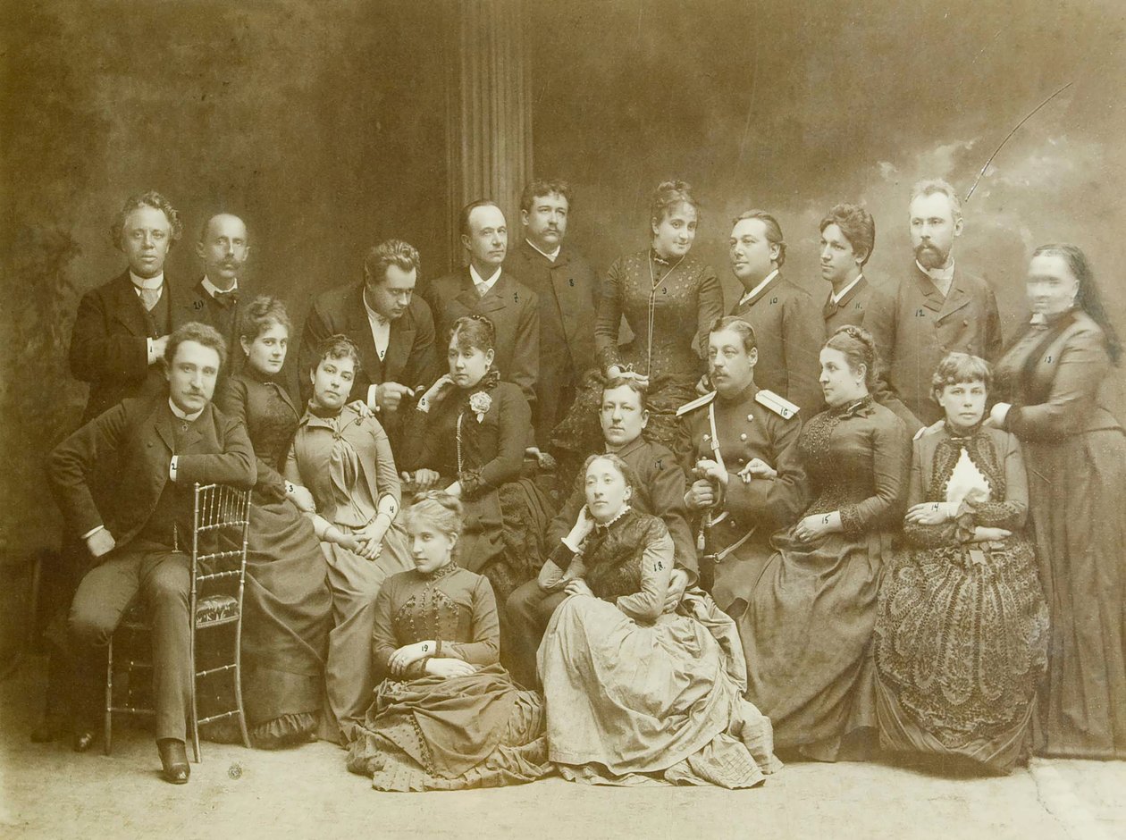 První skupina dramatického divadla ve Varšavě (Varsovie en Pologne) (Polsko). Foto albuminu od Unknown photographer