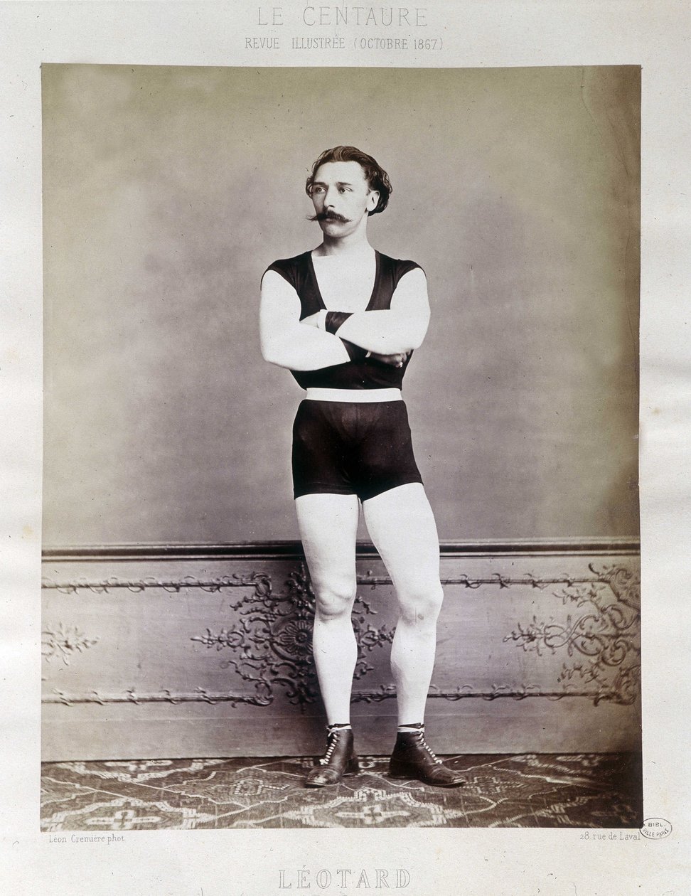 Gymnastka Jules Leotard – v „Kentaure“ z října 1867, město Paříž. od Unknown photographer
