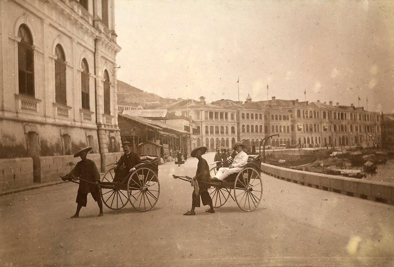 Dva muži vezení rikšou v Hongkongu. od Unknown photographer