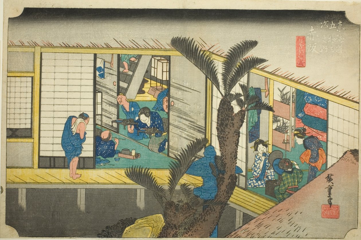 Akasaka: Servírky v hostinci (Akasaka, ryosha shofu no zu), ze série „Padesát tři zastávek Tokaida (Tokaido gojusan tsugi no uchi), známé také jako Hoeido Tokaido od Utagawa Hiroshige