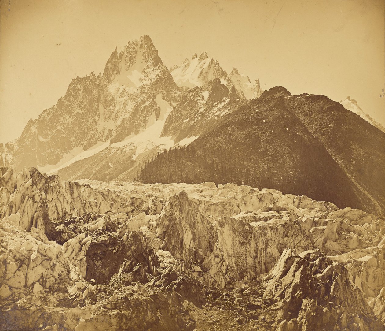 Mont-Blanc (Haute-Savoie), Ledovec Bois a Aiguille des Charmoz od V. Muzet