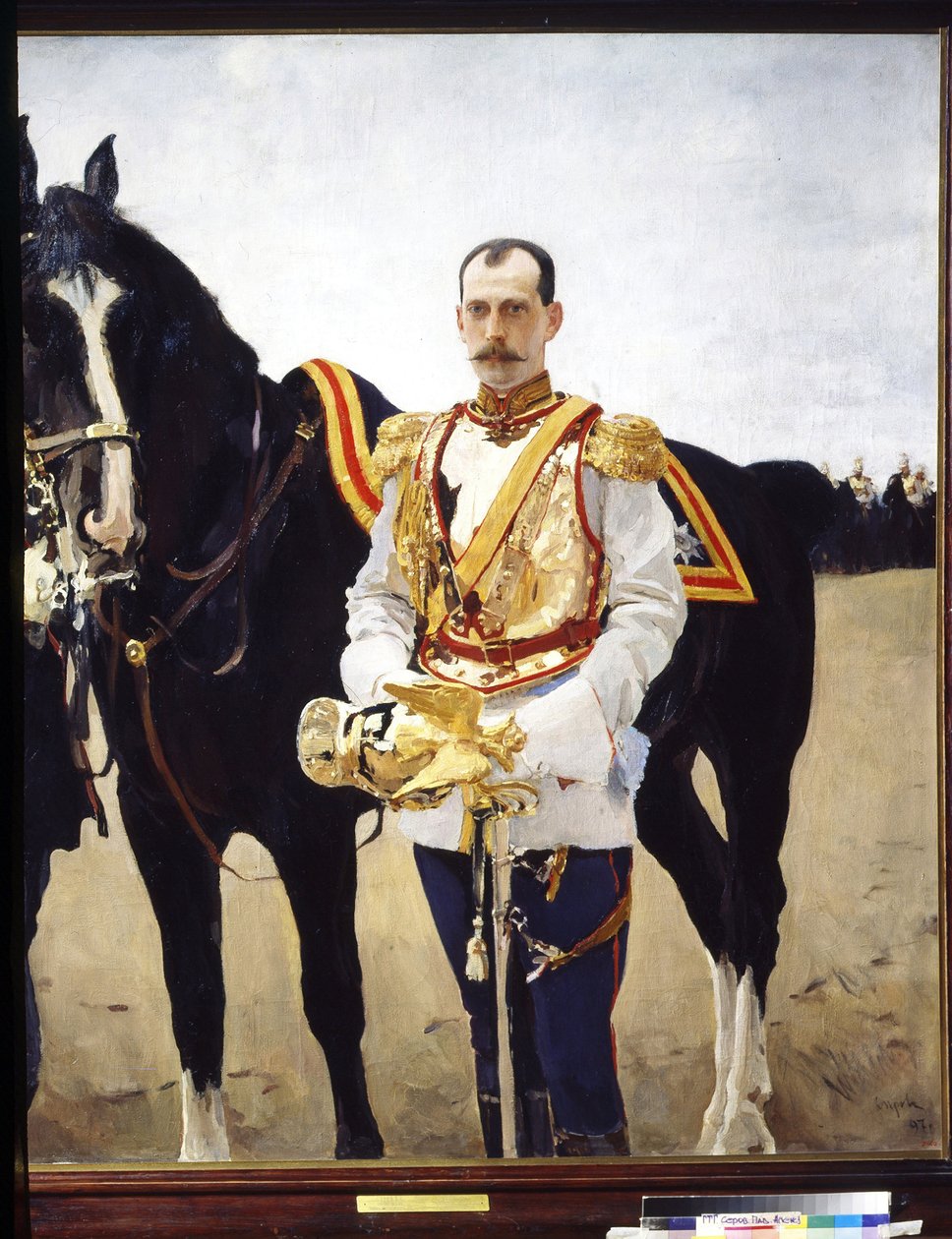 Portrét velkovévody Pavla Alexandroviče z Ruska (1860-1919). (Portrét velkovévody Pavla Alexandroviče z Ruska). V uniformě důstojníka kavalérie císařské ruské armády, poblíž jeho koně. Obraz Valentina Alexandroviče Serova ( od Valentin Aleksandrovich Serov