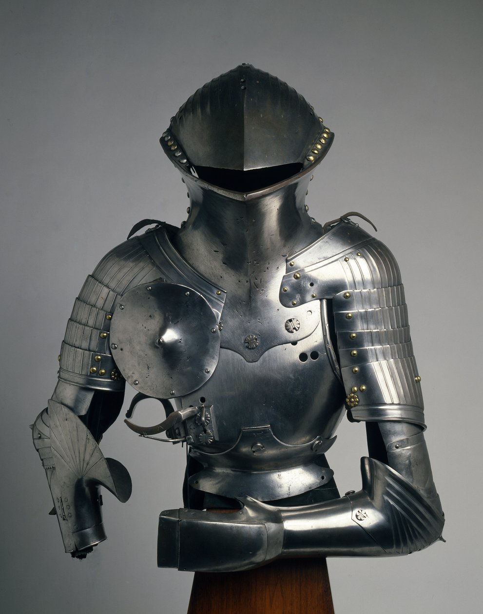 Kompozitní Stechzeug, brnění pro „Německý souboj“, kolem 1480-1540 (ocel, železo, mosaz a kůže) od Valentin Siebenburger