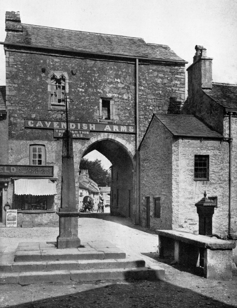 Vrátnice převorství Cartmel, Cartmel, Cumbria, 1924-1926. od Valentine and Sons Ltd