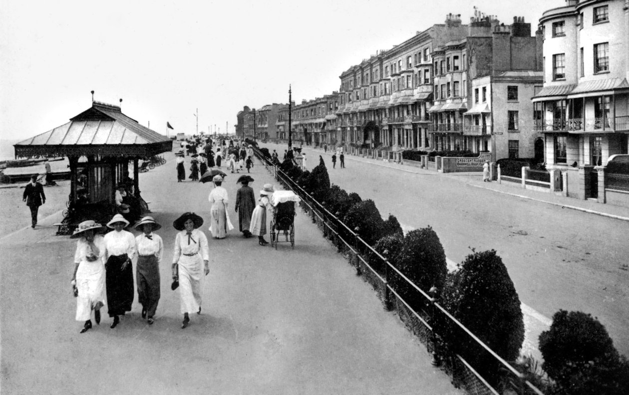 Promenáda, West Worthing, West Sussex, začátek 20. století. od Valentine and Sons Ltd