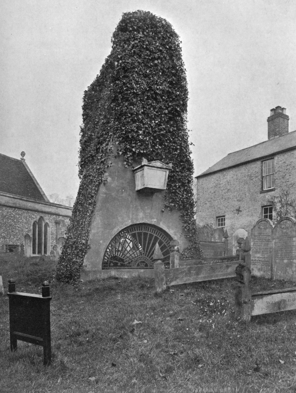 Hrobka nad zemí, Pinner Churchyard, Londýn, 1924-1926 od Valentine and Sons Ltd
