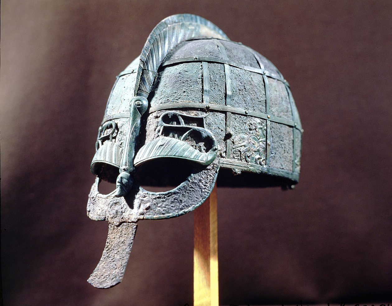 Helma, z Vendel Treasure, Uppland, cca 600 nl (kov) od Vendel Period
