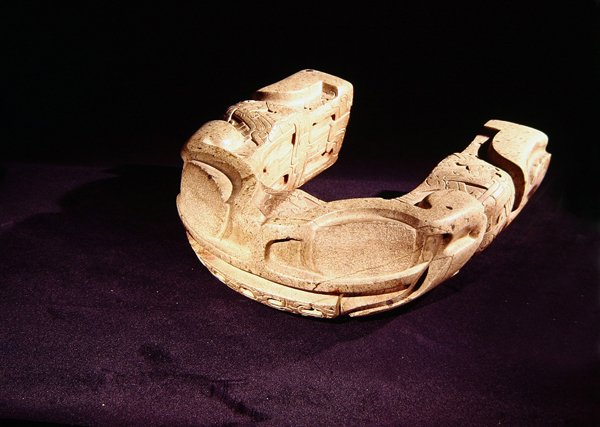 Frog Yoke používaný ve slavnostních míčových hrách, El Tajin od Veracruz