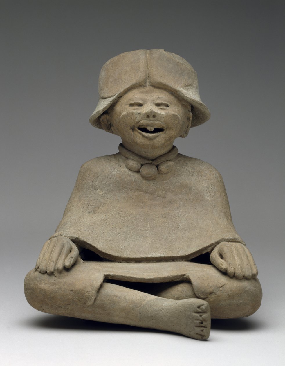Sedící žena, 300-600 n. l. (hliněné nádobí se stopami polychromovaného pigmentu) od Veracruz Veracruz