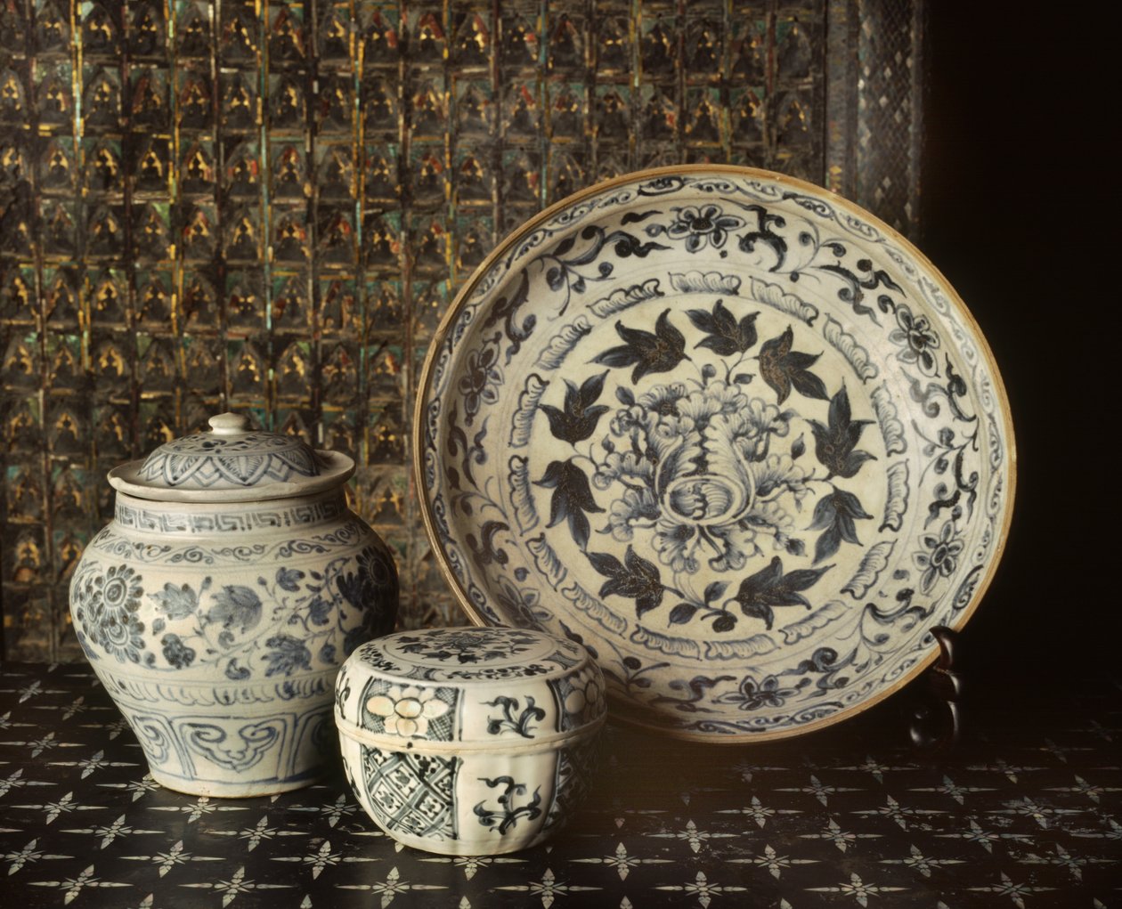 Modrobílý porcelán z Annamu, 15. až 16. století (keramika) od Vietnamese School