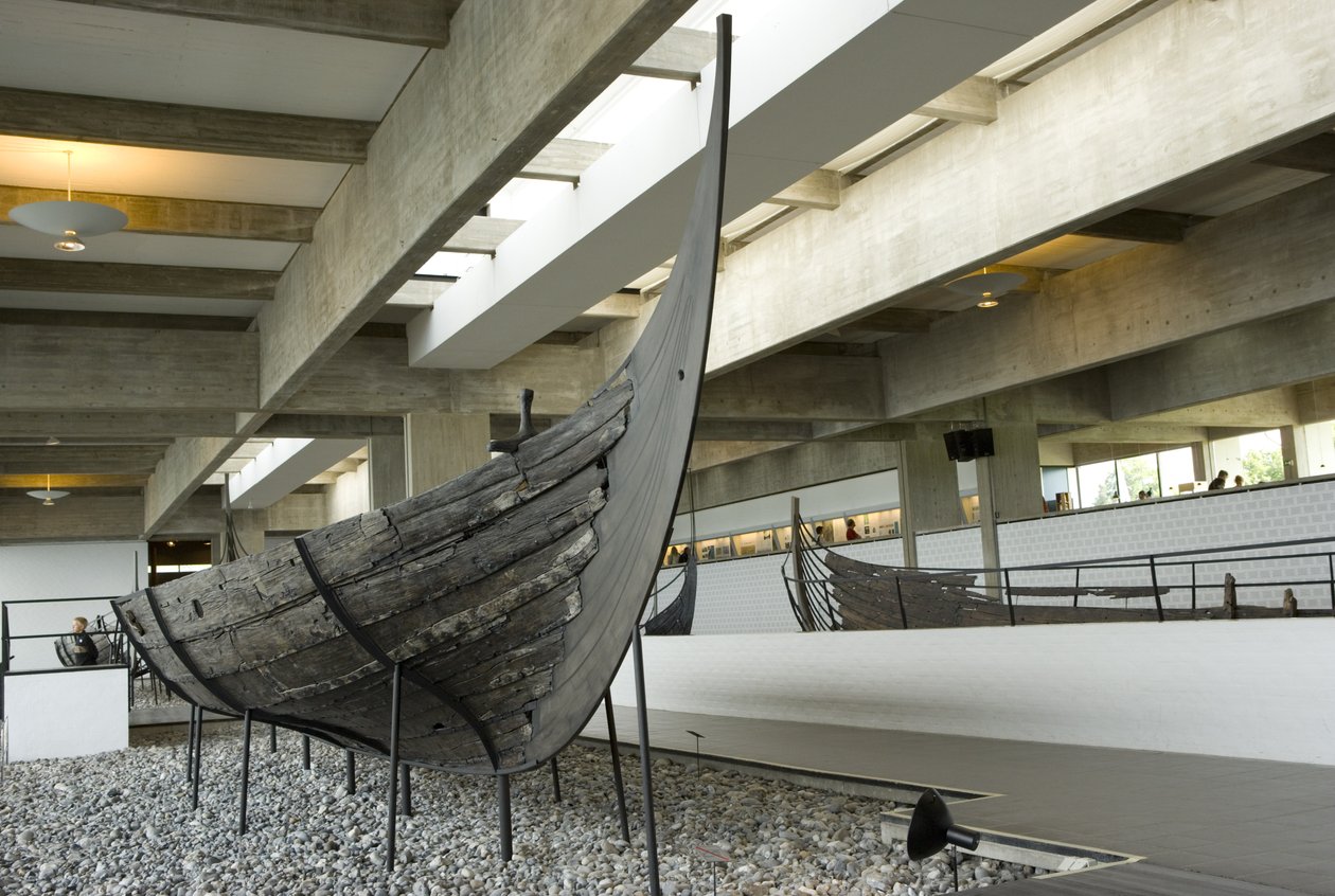 Zachovalý a zrekonstruovaný dlouhý člun od Viking