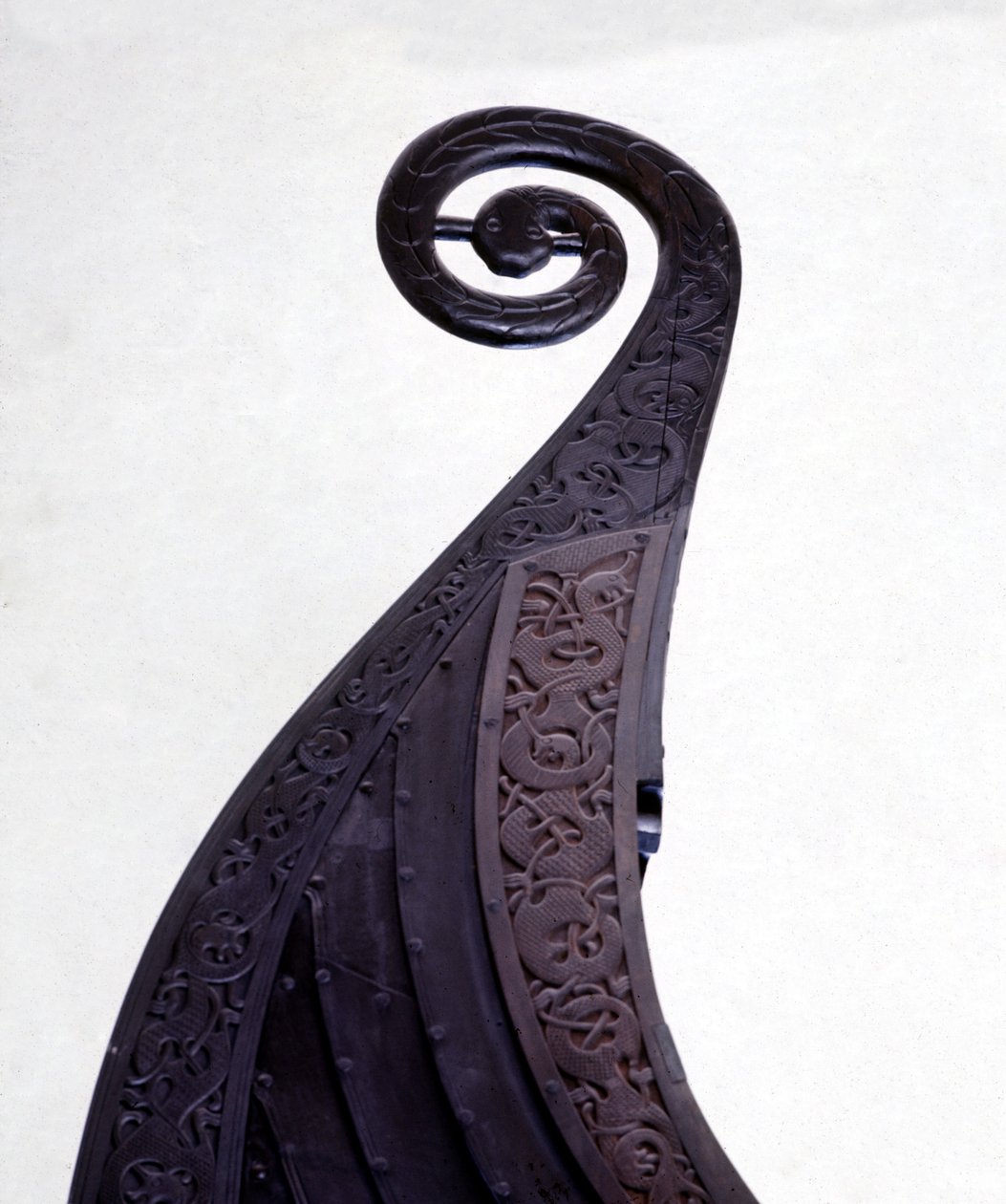 Příďová postava pohřebního drakkaru (Vikingské lodi) z Osebergu, pocházející z 9. století. Muzeum Oslo Bygdoy. od Viking