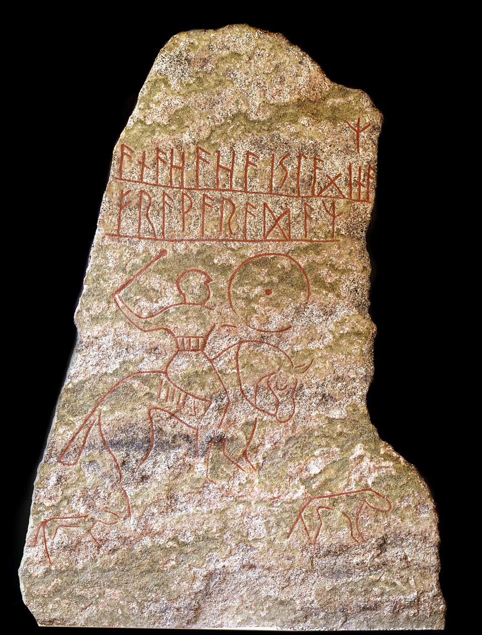Stéla s runovými nápisy představující vikingského jezdce se psem (kámen) od Viking Viking