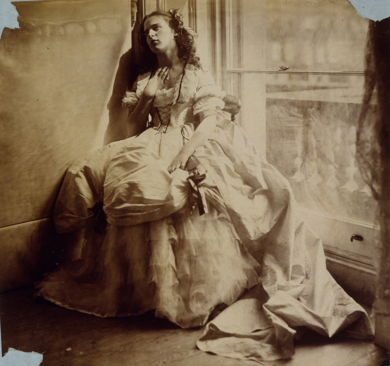 Studie dívky sedící u okna, c.1855-65 od Viscountess Hawarden