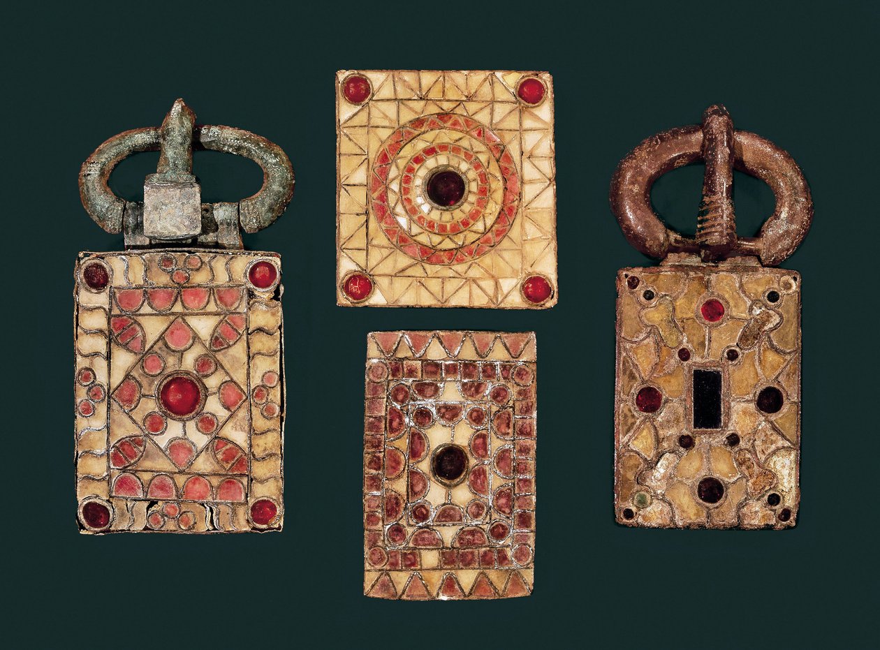 Kovové náušnice zdobené zlatem a granátem, 7. století (zlato a granát) od Visigothic