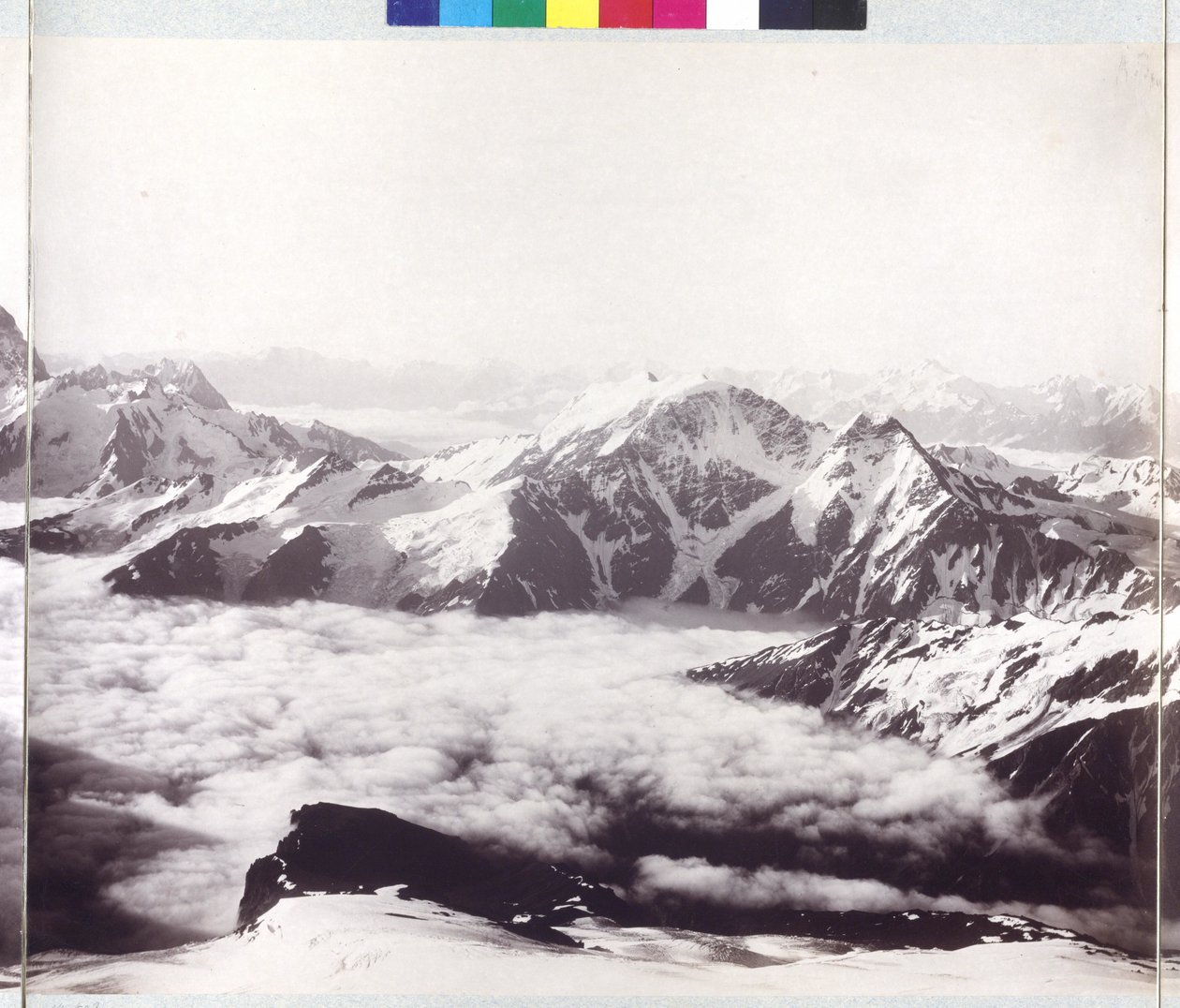 Panoramatický snímek z vrcholu hory Elbrus od Vittorio Sella