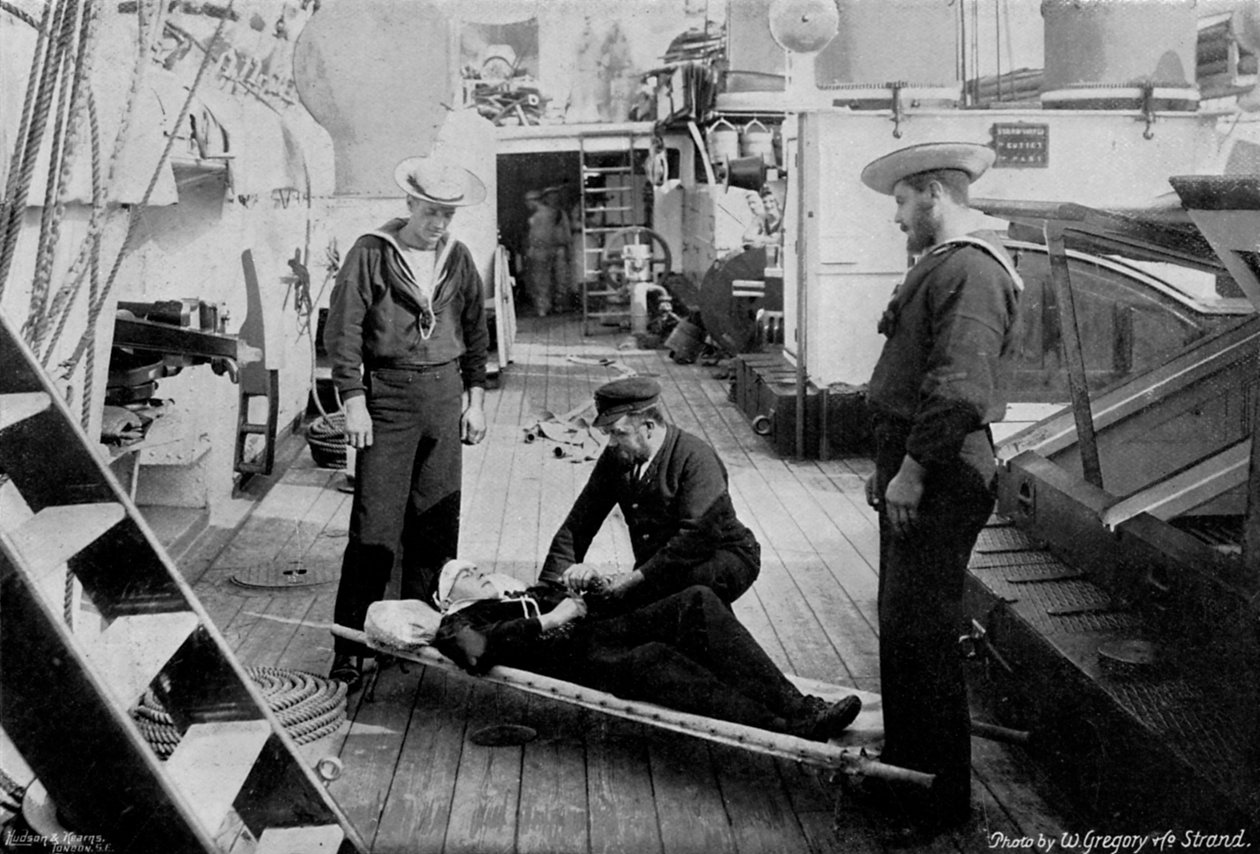 Sanitní cvičení na palubě křižníku HMS Tartar, 1896. od W Gregory