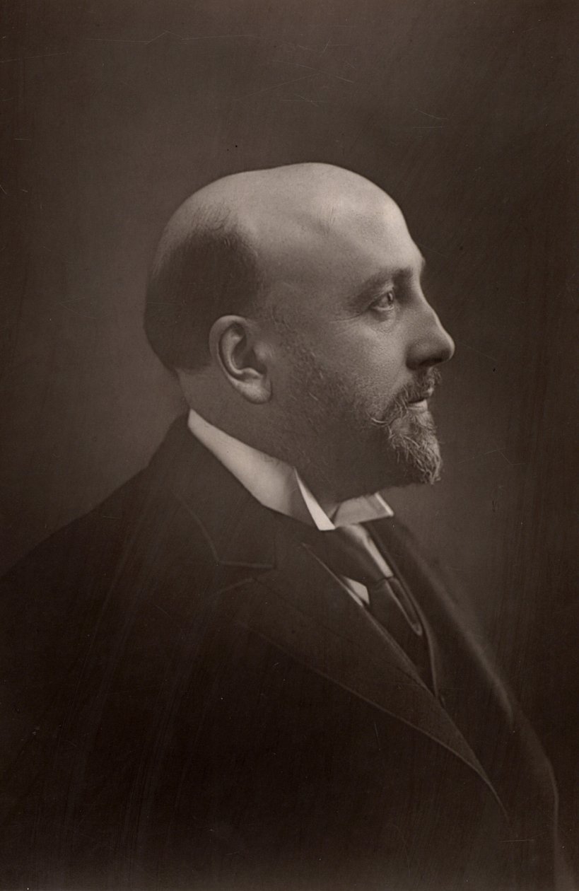 ""Alexander Campbell Mackenzie (1847-1935) skotský skladatel a dirigent. Ředitel Královské hudební akademie v Londýně (1887-1924). (woodburytype) od W. and D. (after) Downey
