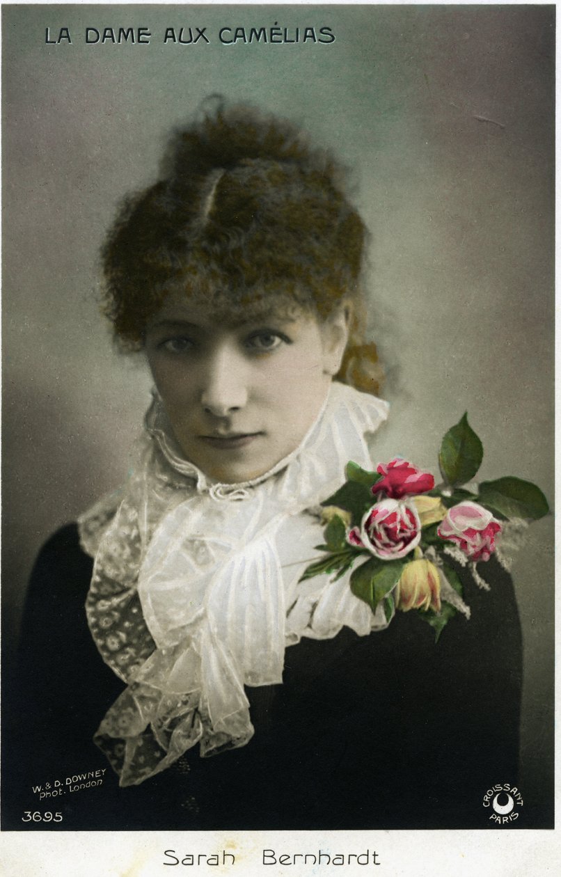 Henriette Rosine Bernard aka Sarah Bernhardt (1844-1923) jako „Dáma s kaméliemi“ od Alexandra Dumase Jr. (foto) od W. and D. Downey