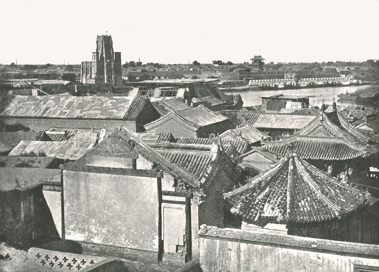 Celkový pohled ukazující ruiny katedrály, Tien-Tsin, Čína, 1895. od W and S Ltd