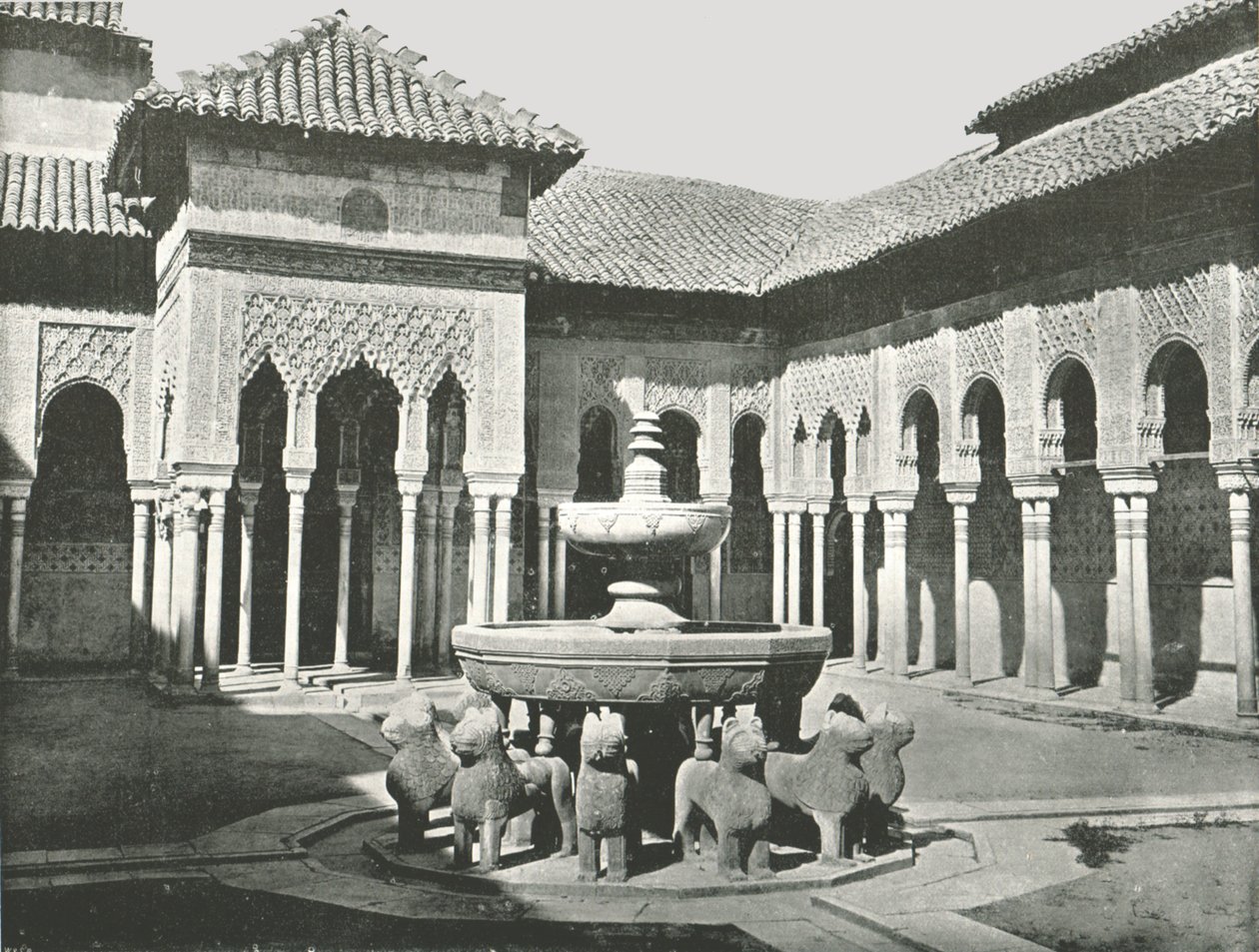 Dvůr lvů, Alhambra, Granada, Španělsko, 1895. od W and S Ltd