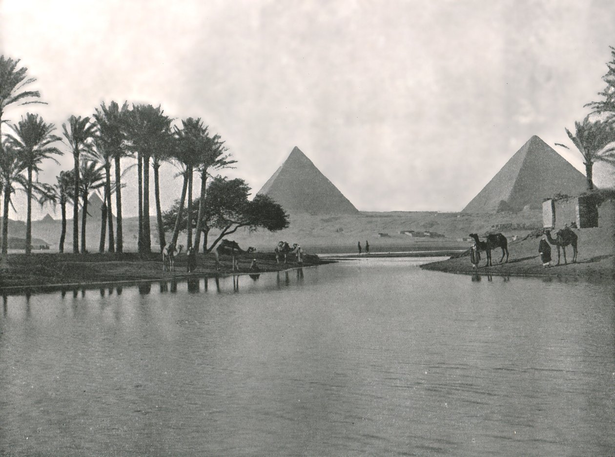 Pyramidy a Nil, Gizeh, Egypt, 1895. od W and S Ltd