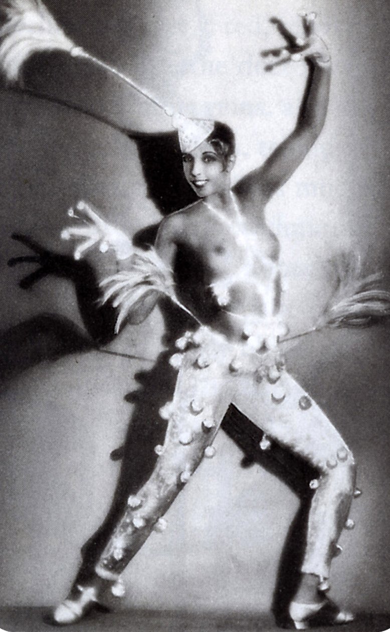 Josephine Baker kolem roku 1927 (černobílá fotografie) od Walery