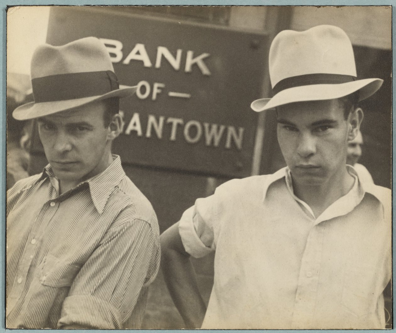 Tváře z hlavní ulice / Scéna z ulice, Morgantown, Západní Virginie od Walker Evans